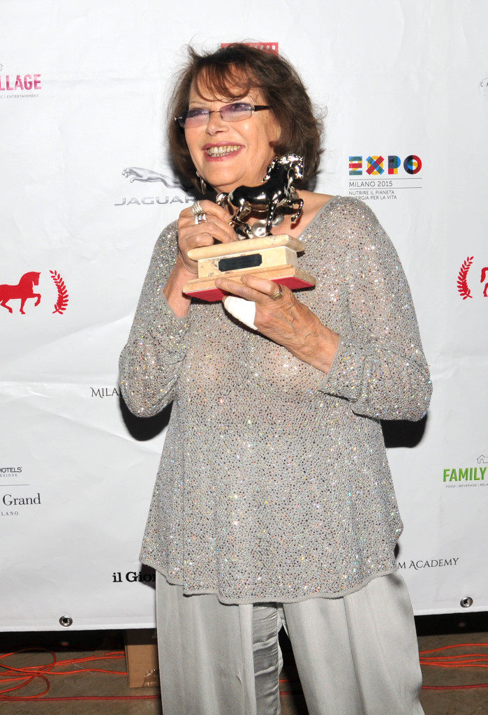 CLAUDIA-CARDINALE-MIFF-PREMIAZIONE