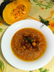 SocialVeg_Crema di zucca con dadini di seitan al timo_Casa ADA