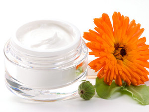 home-made-face-cream-essential-oil