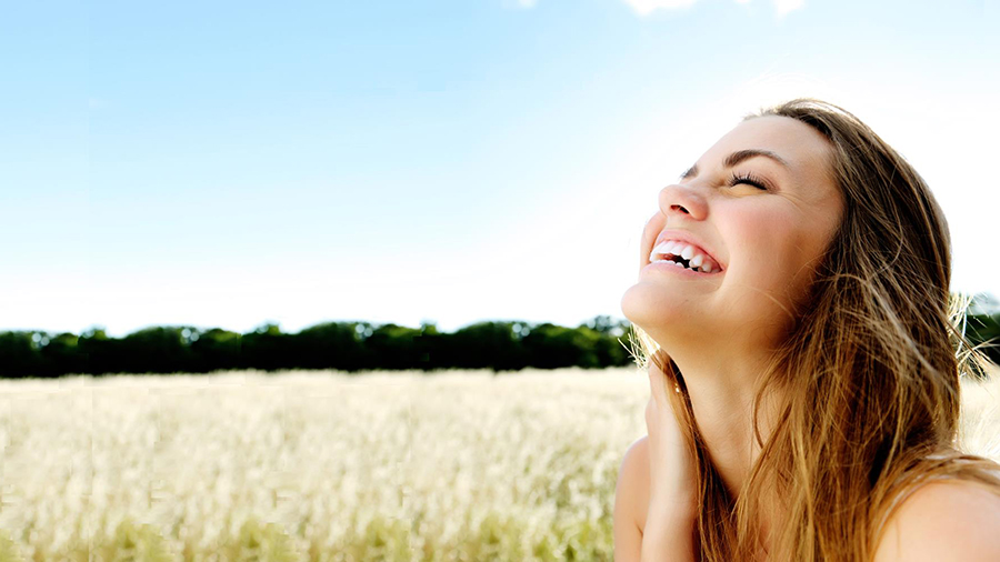 donne in amore donne che sorridono